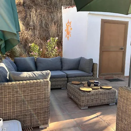 Villa Pool Retreat In *